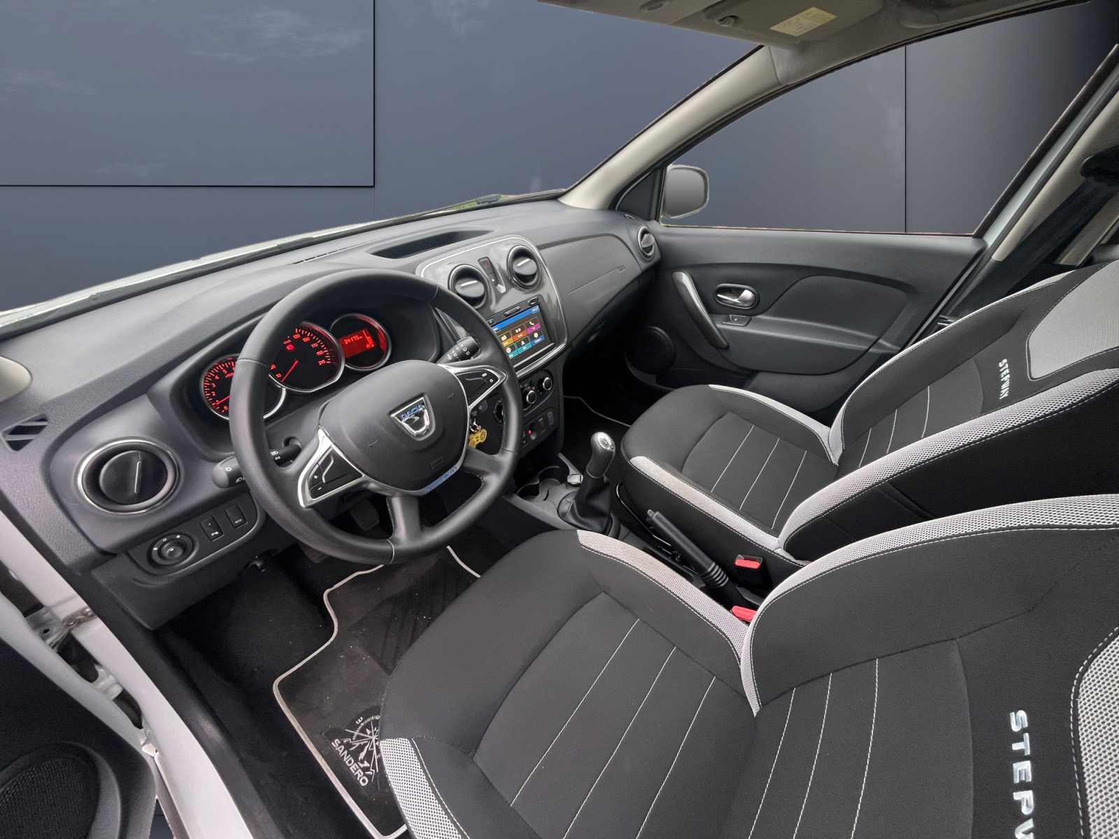 Dacia Sandero 8