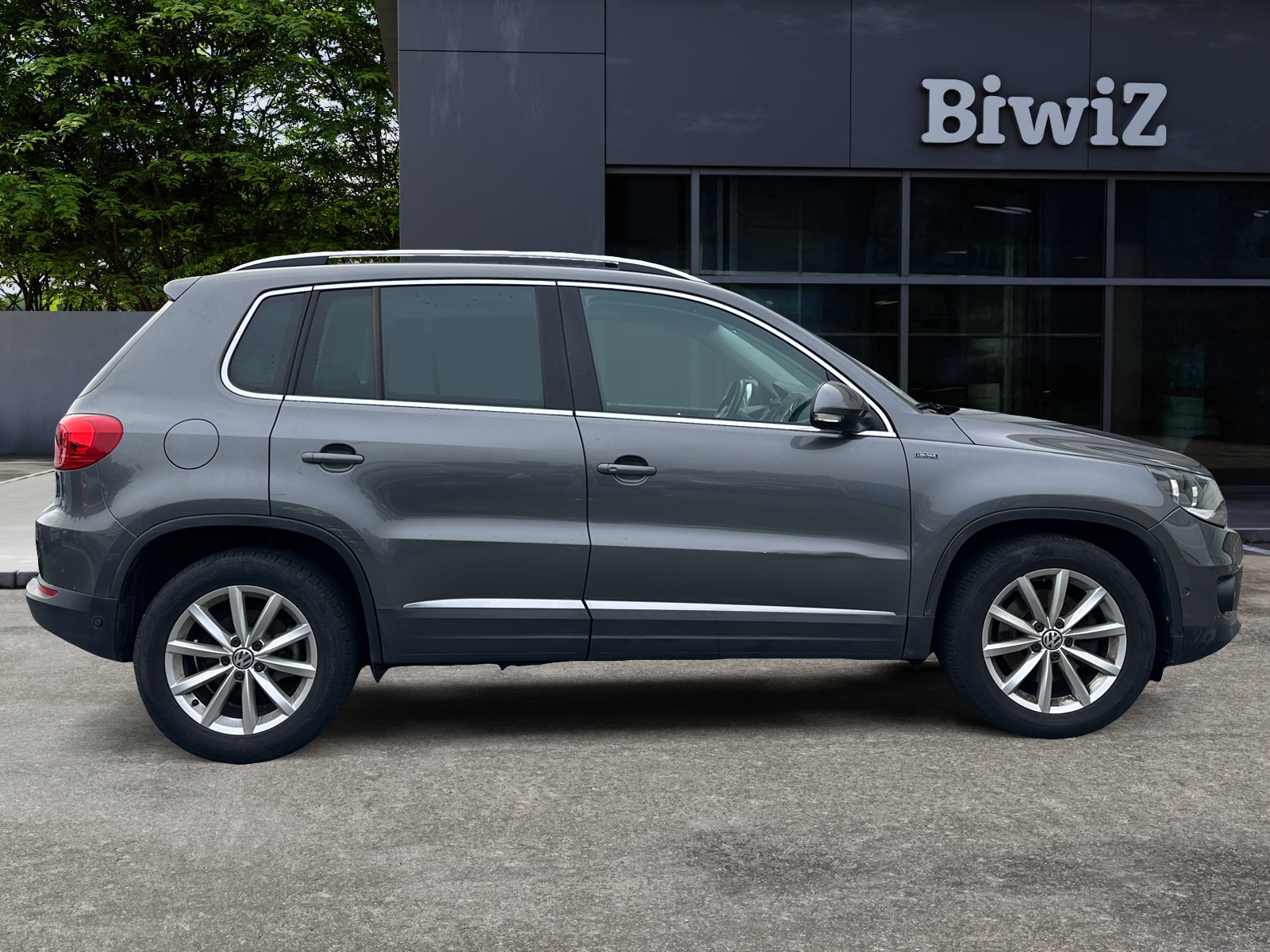 Volkswagen Tiguan 5