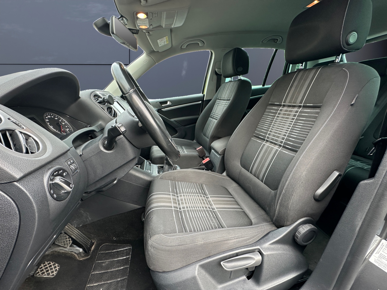 Volkswagen Tiguan 9