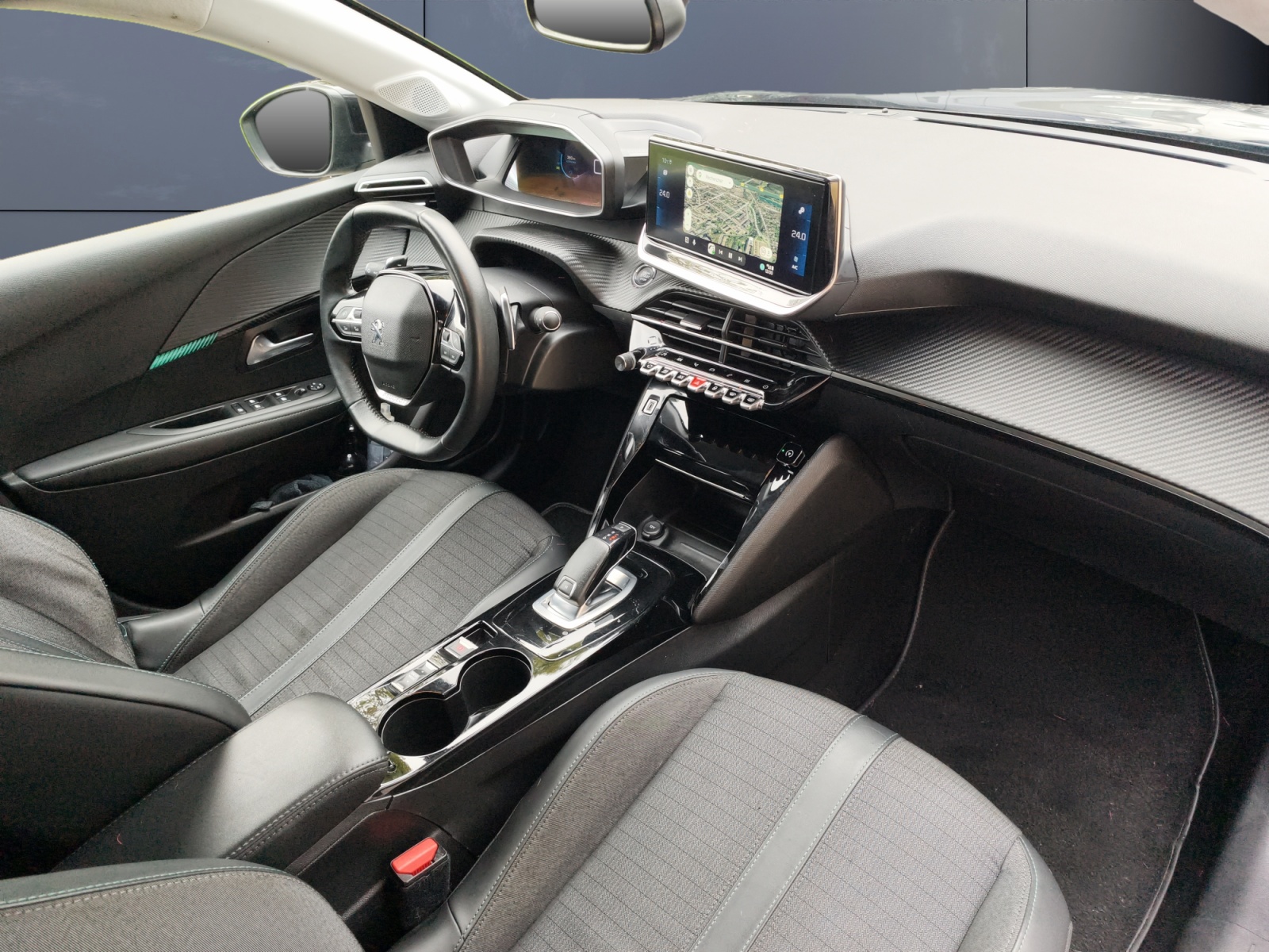 Peugeot 208 12