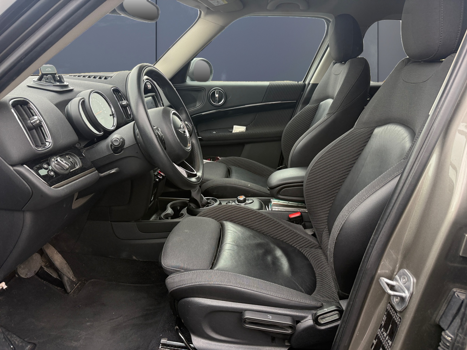 Mini Countryman 9