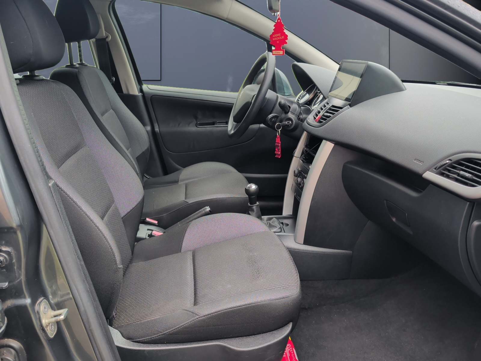 Peugeot 207 13