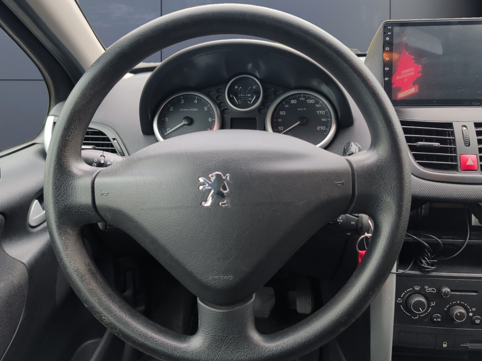 Peugeot 207 15