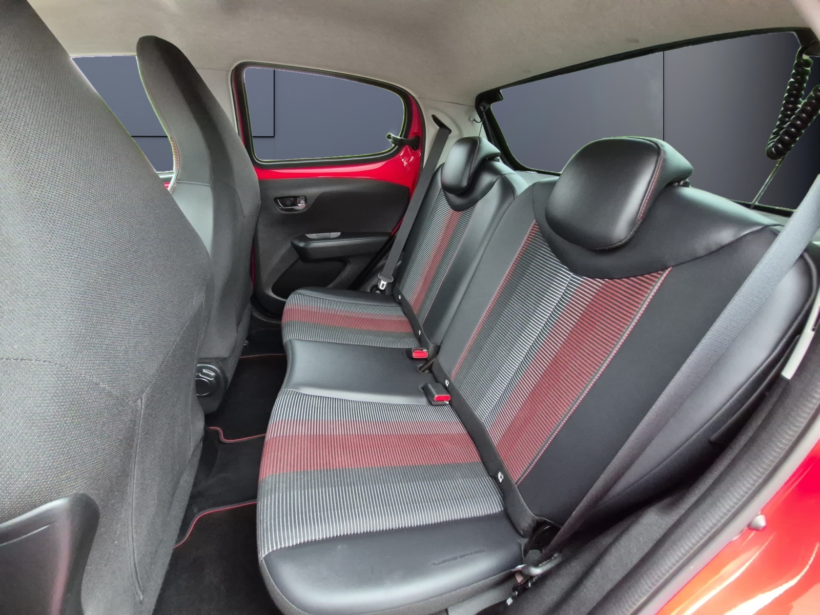 Peugeot 108 10