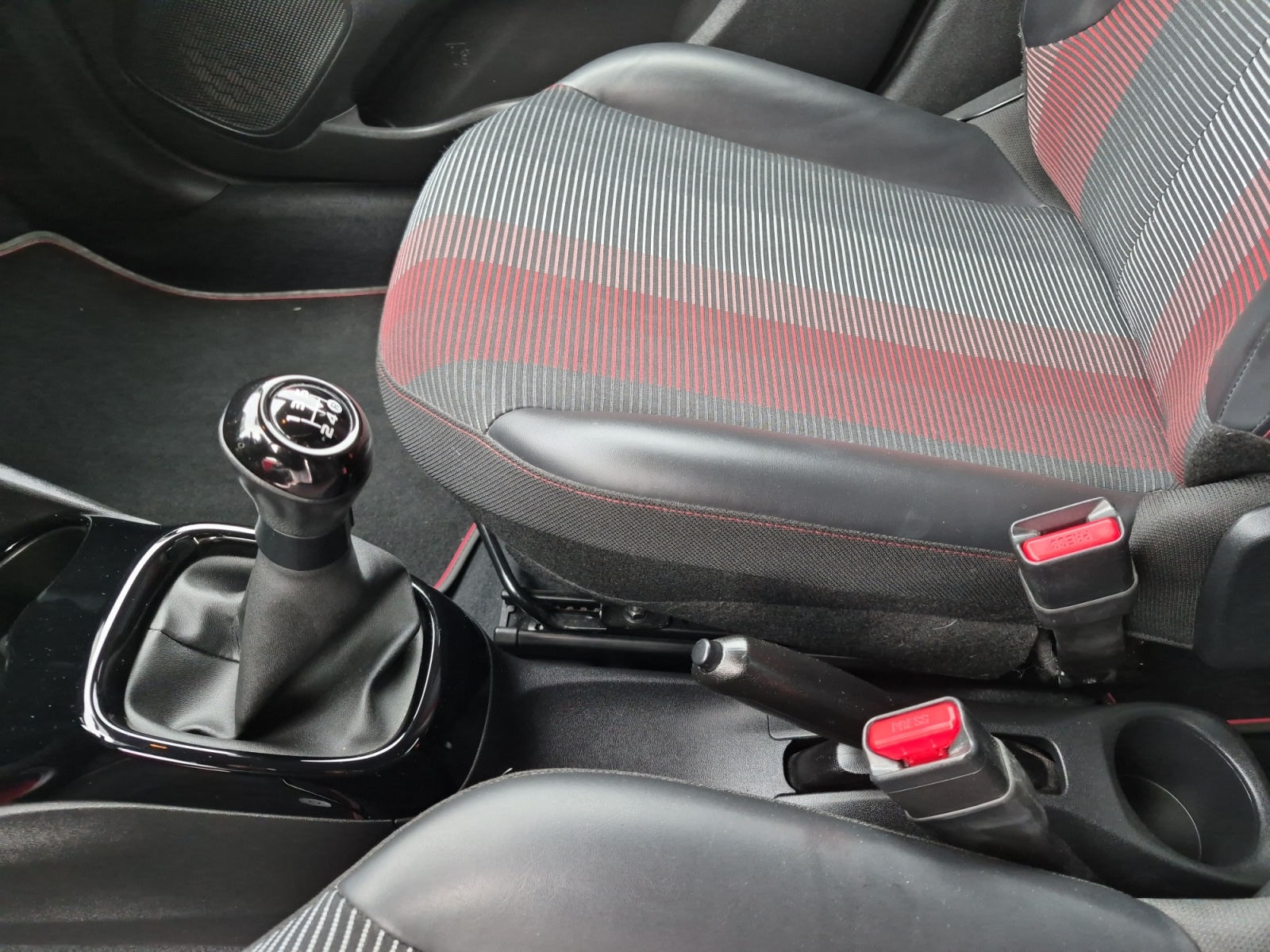 Peugeot 108 26