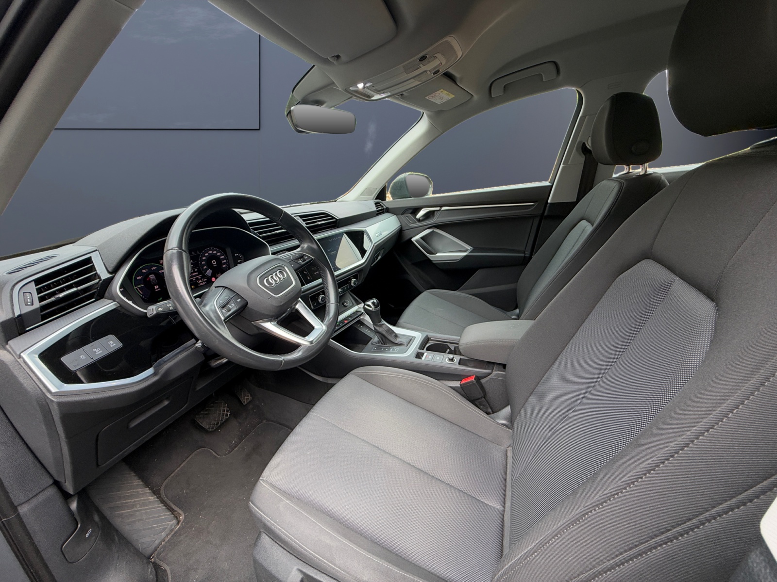 Audi Q3 8