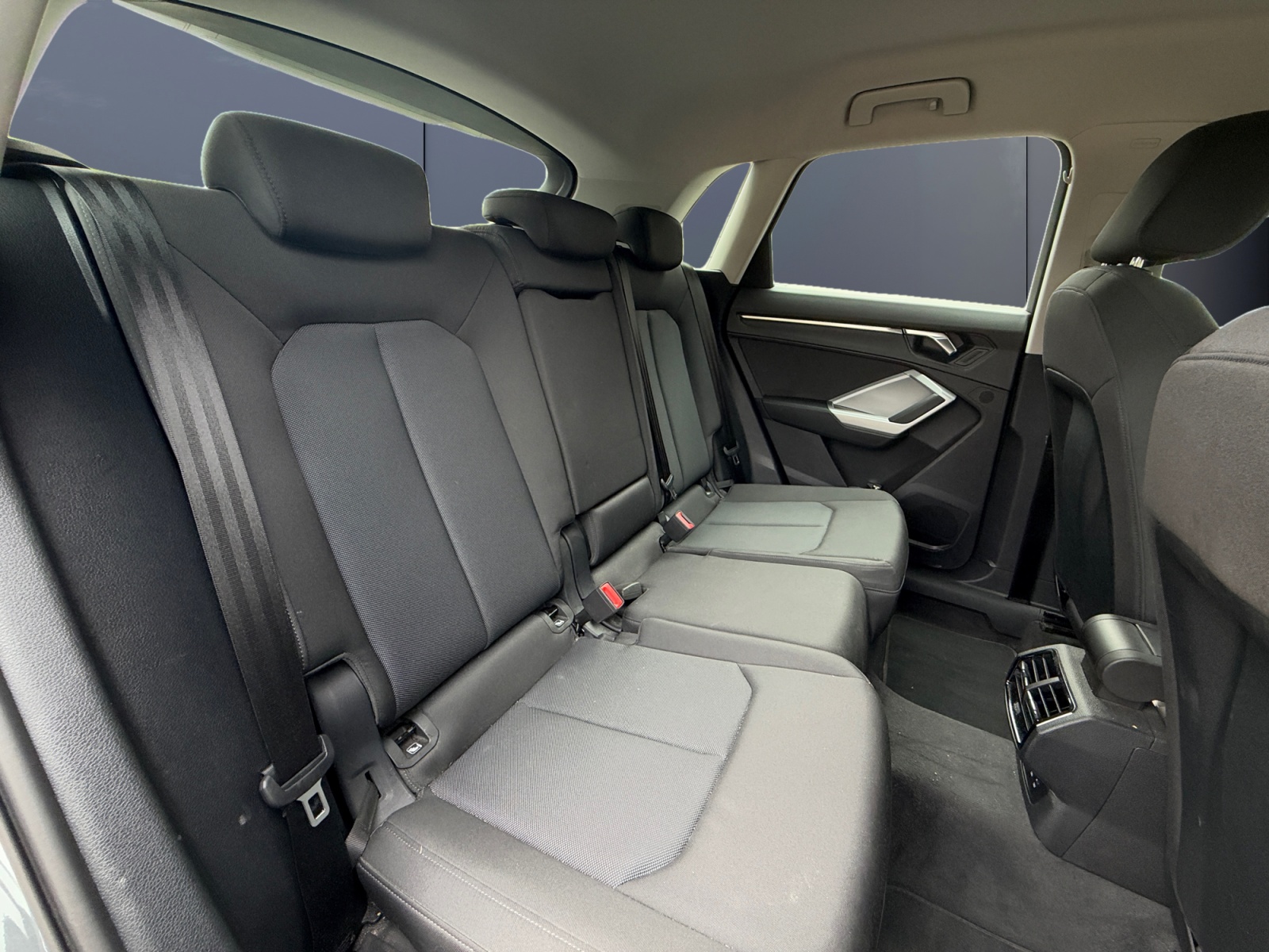 Audi Q3 11