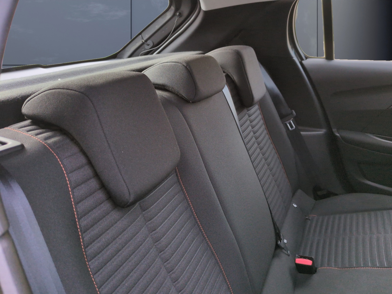 Peugeot 208 11