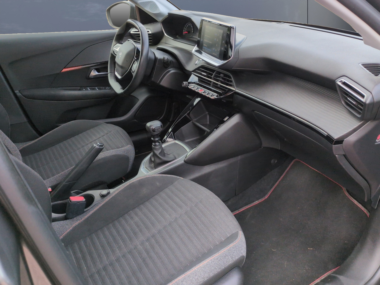 Peugeot 208 12