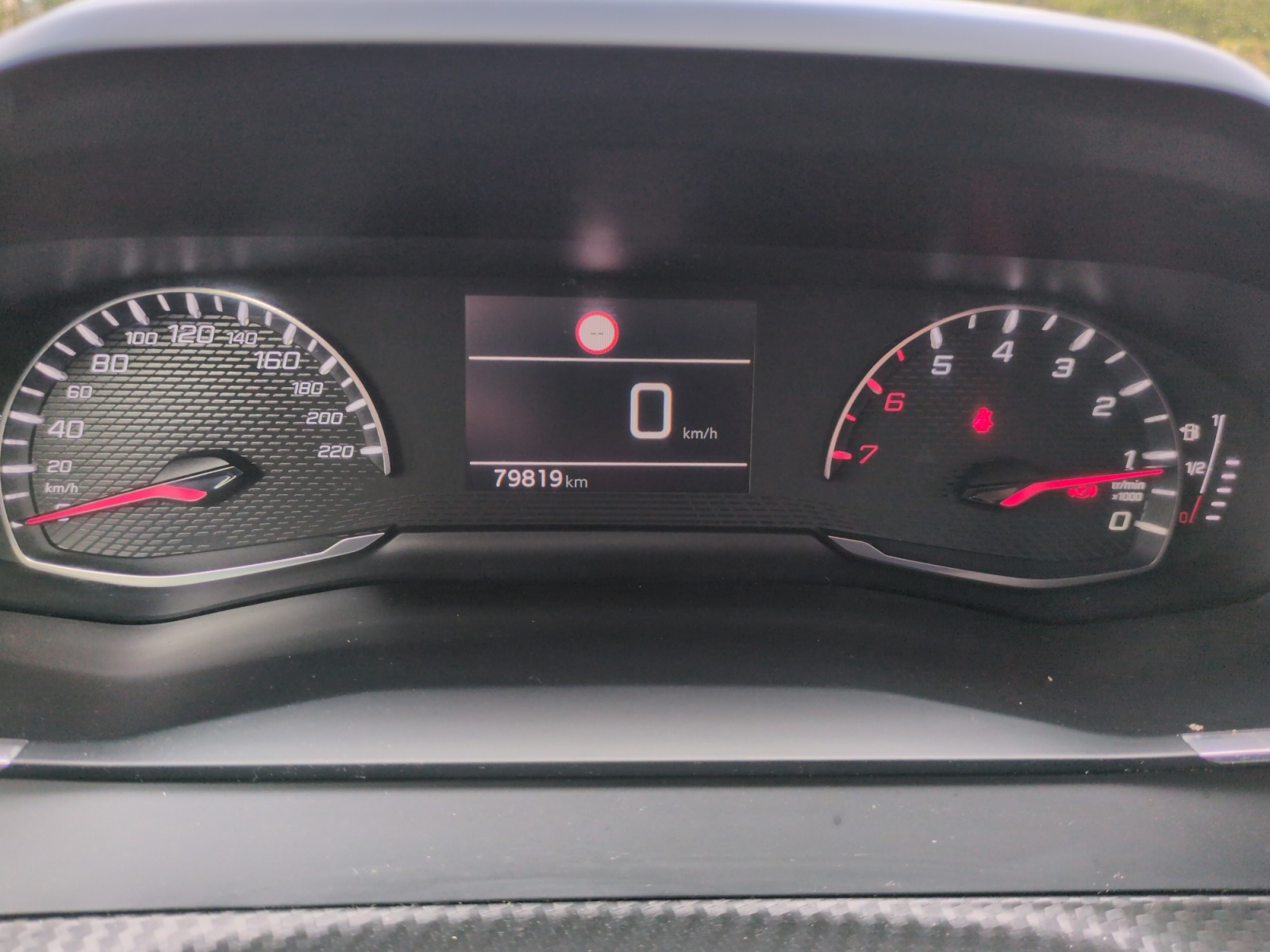Peugeot 208 16