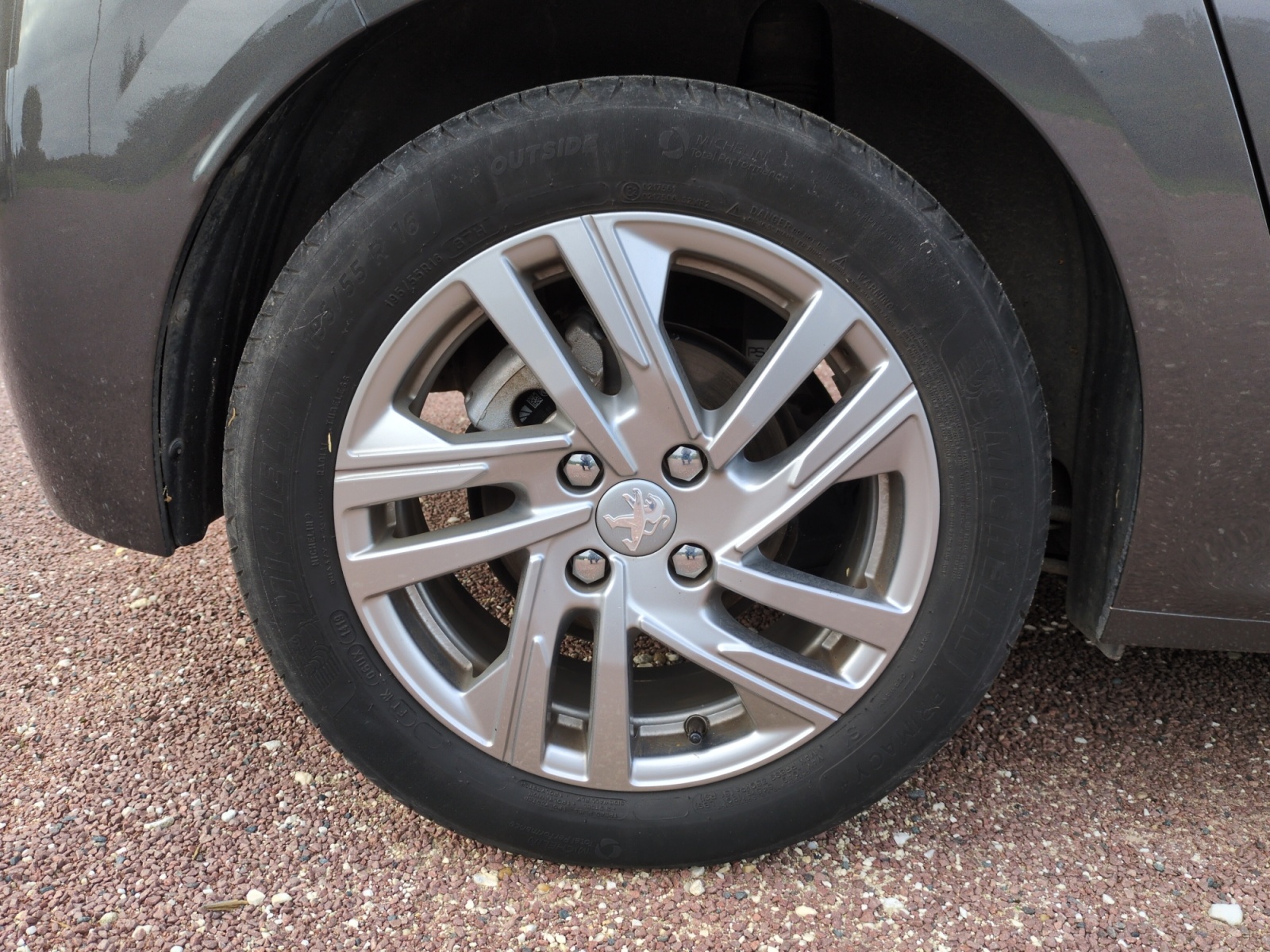 Peugeot 208 18