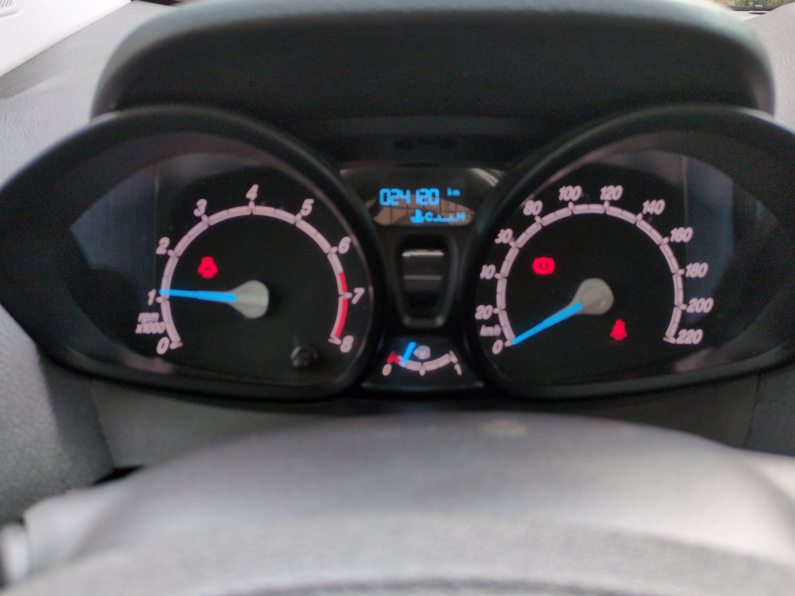 Ford Transit Courier 12