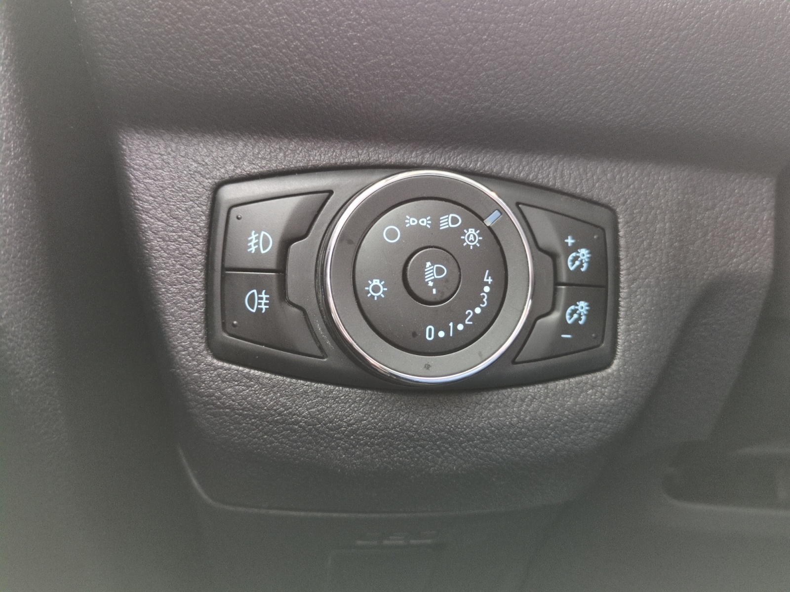 Ford Transit Courier 18