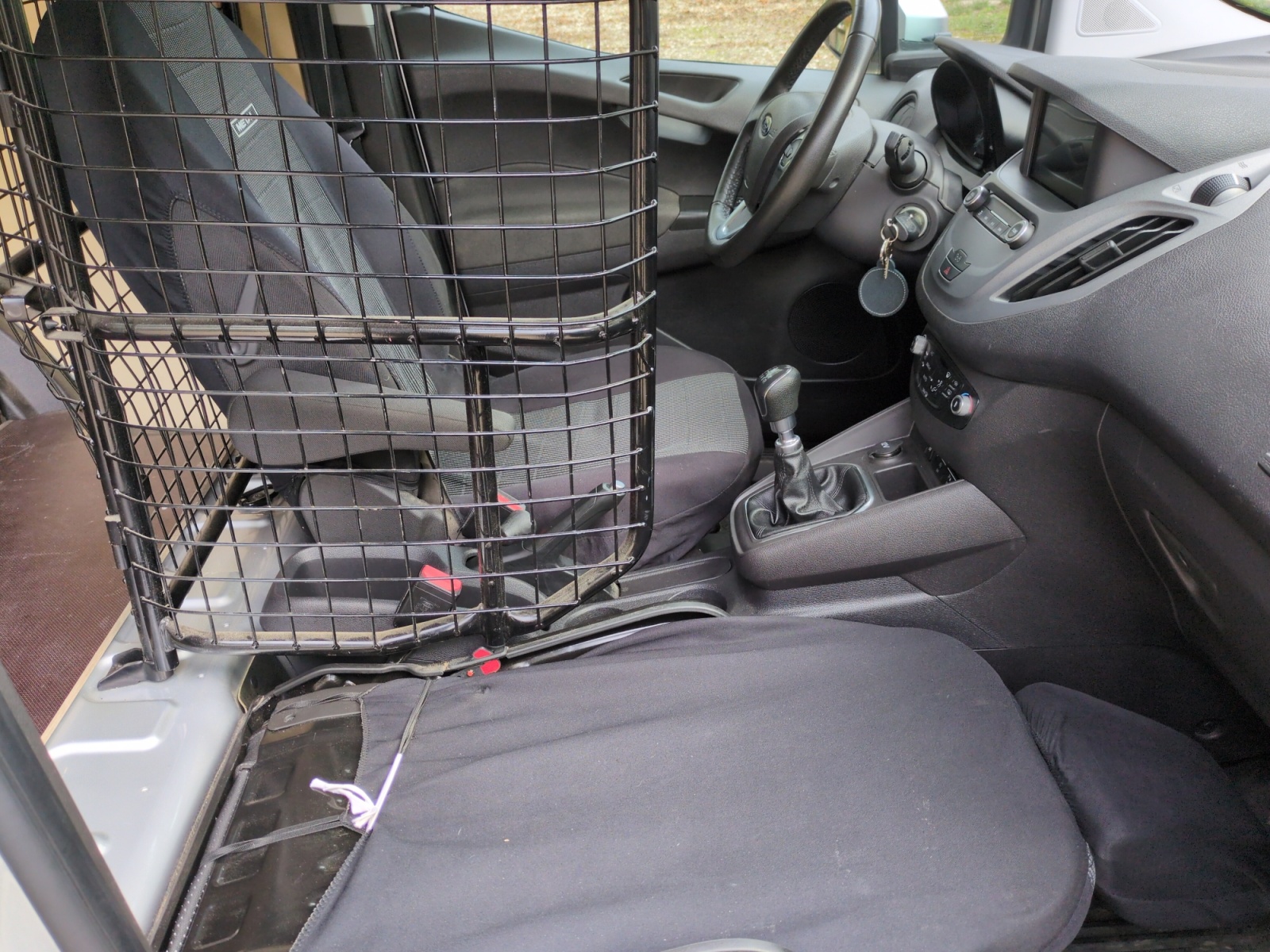 Ford Transit Courier 19