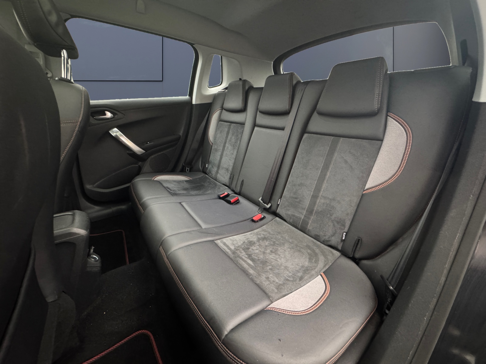 Peugeot 2008 10
