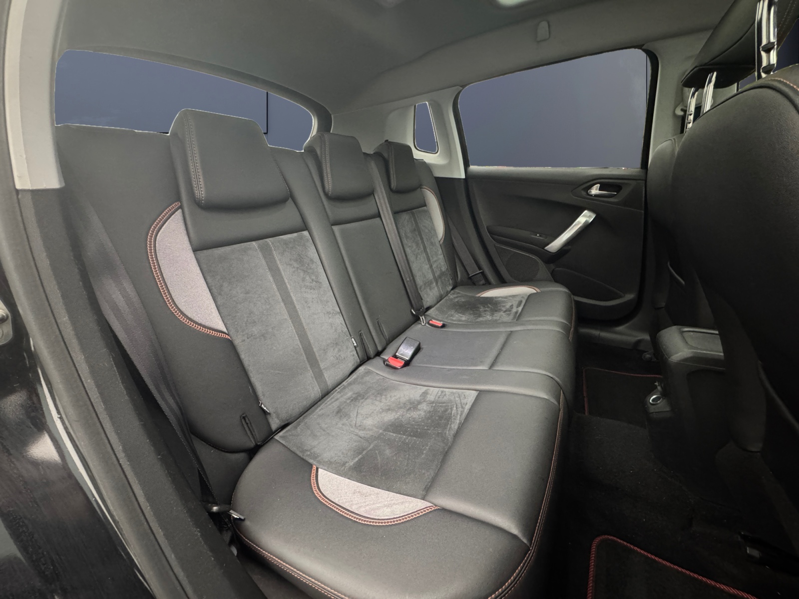 Peugeot 2008 11
