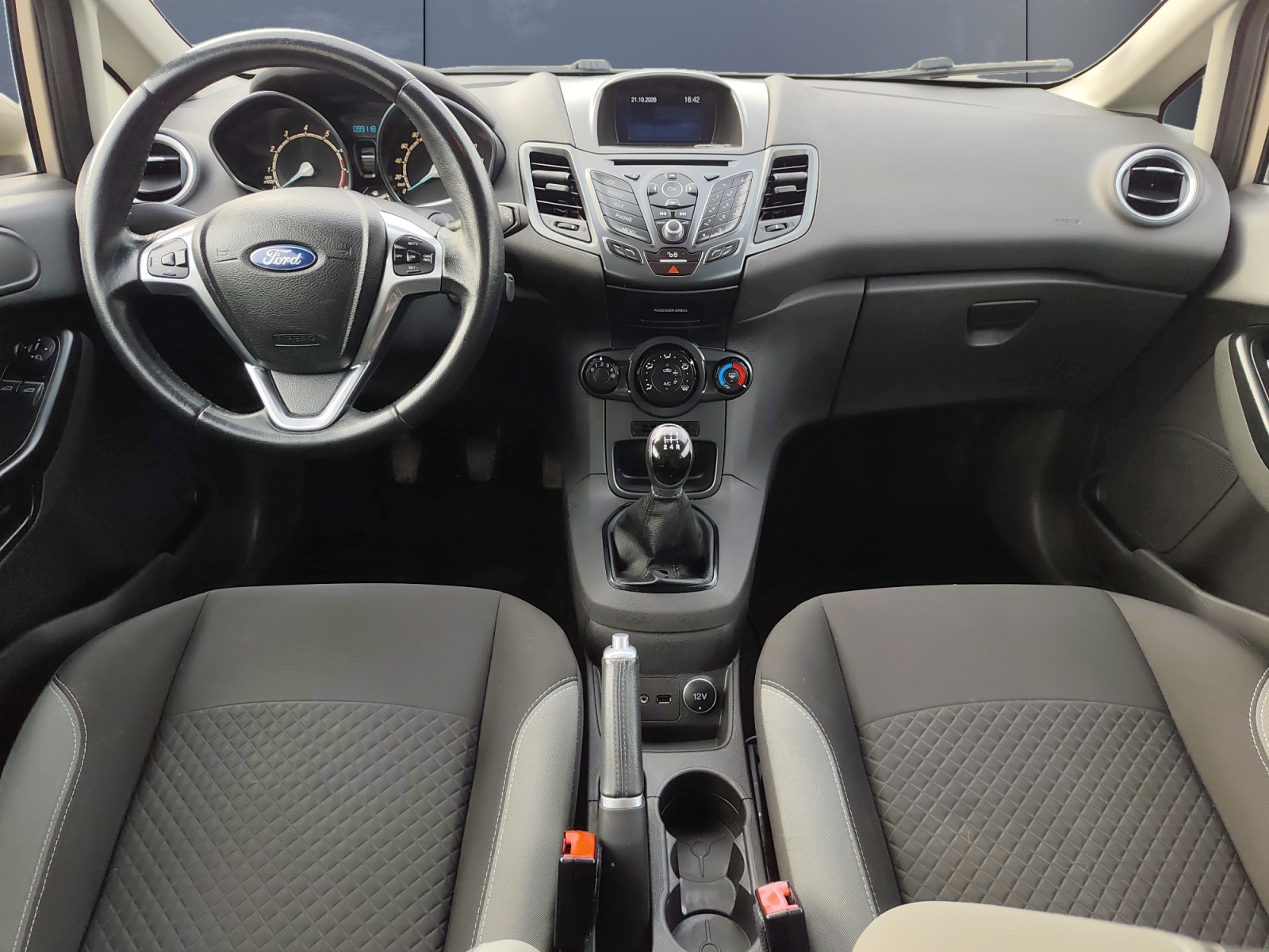 Ford Fiesta 14