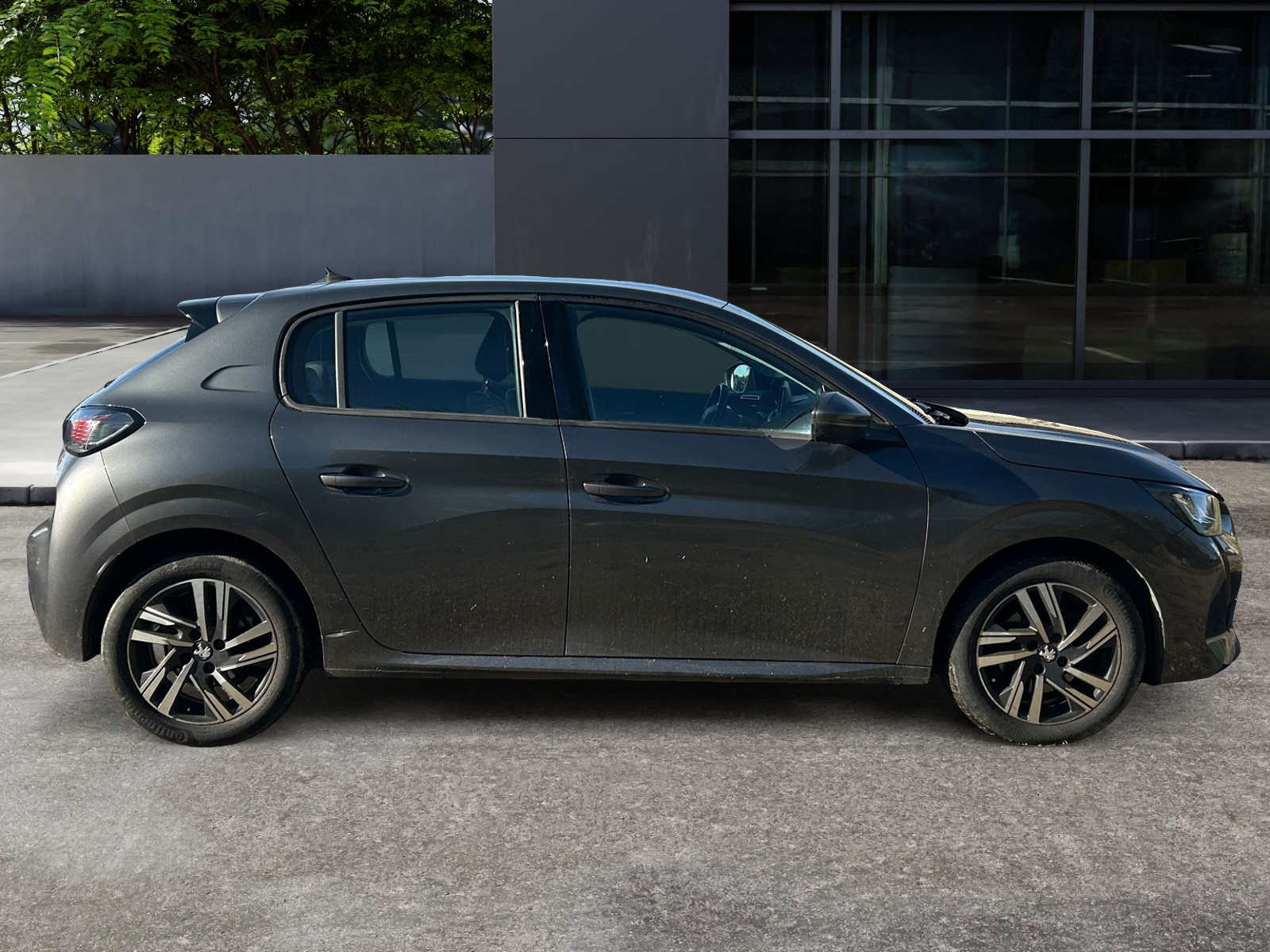Peugeot 208 5