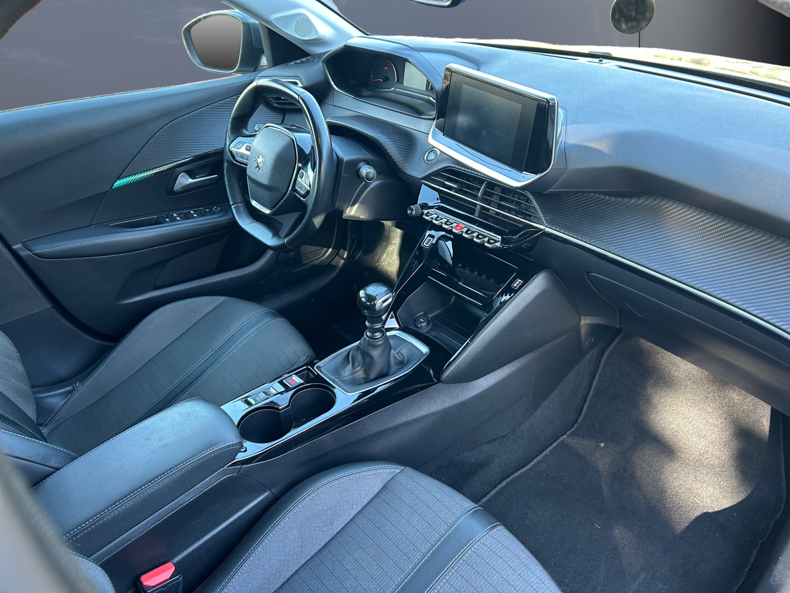 Peugeot 208 12