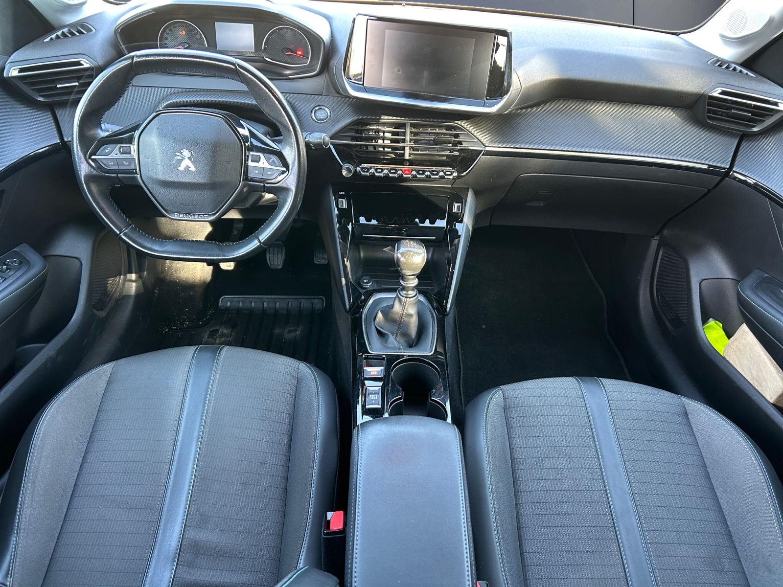 Peugeot 208 14