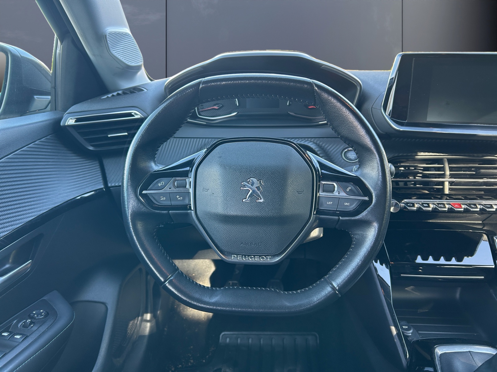 Peugeot 208 15