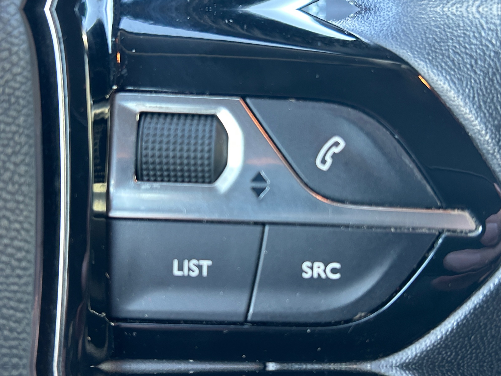 Peugeot 208 18
