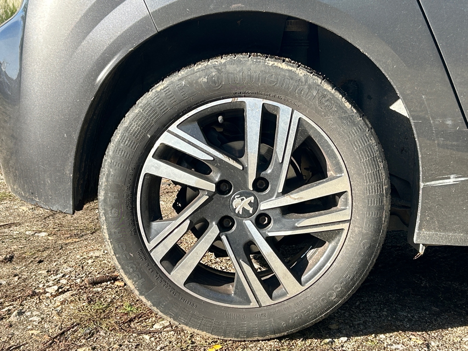 Peugeot 208 35