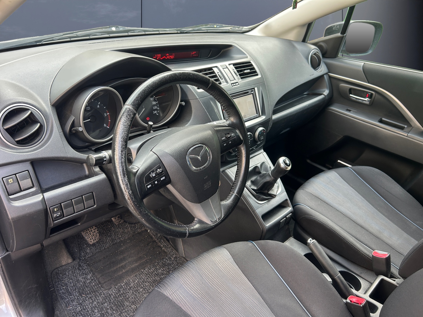 Mazda 5 8