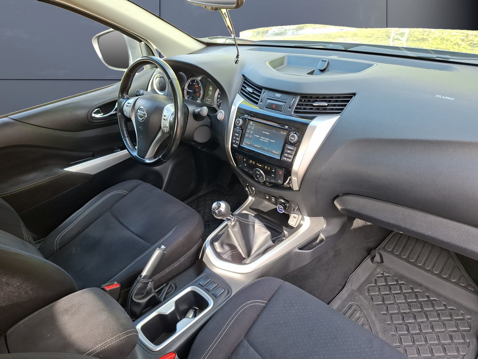 Nissan Np300 Navara 12