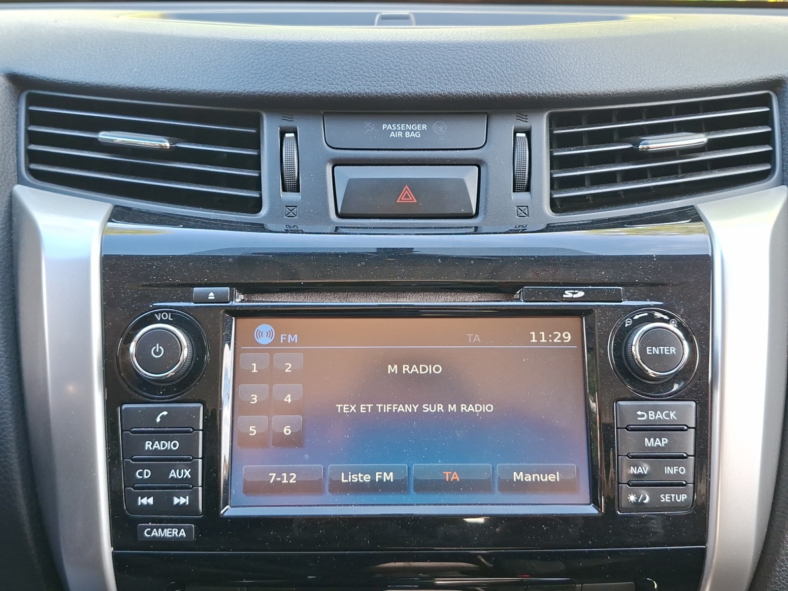 Nissan Np300 Navara 23