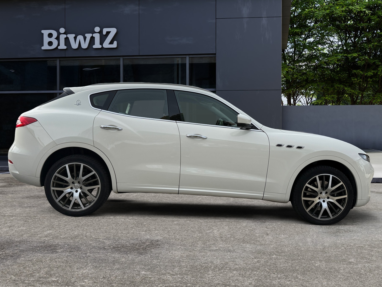Maserati Levante 5