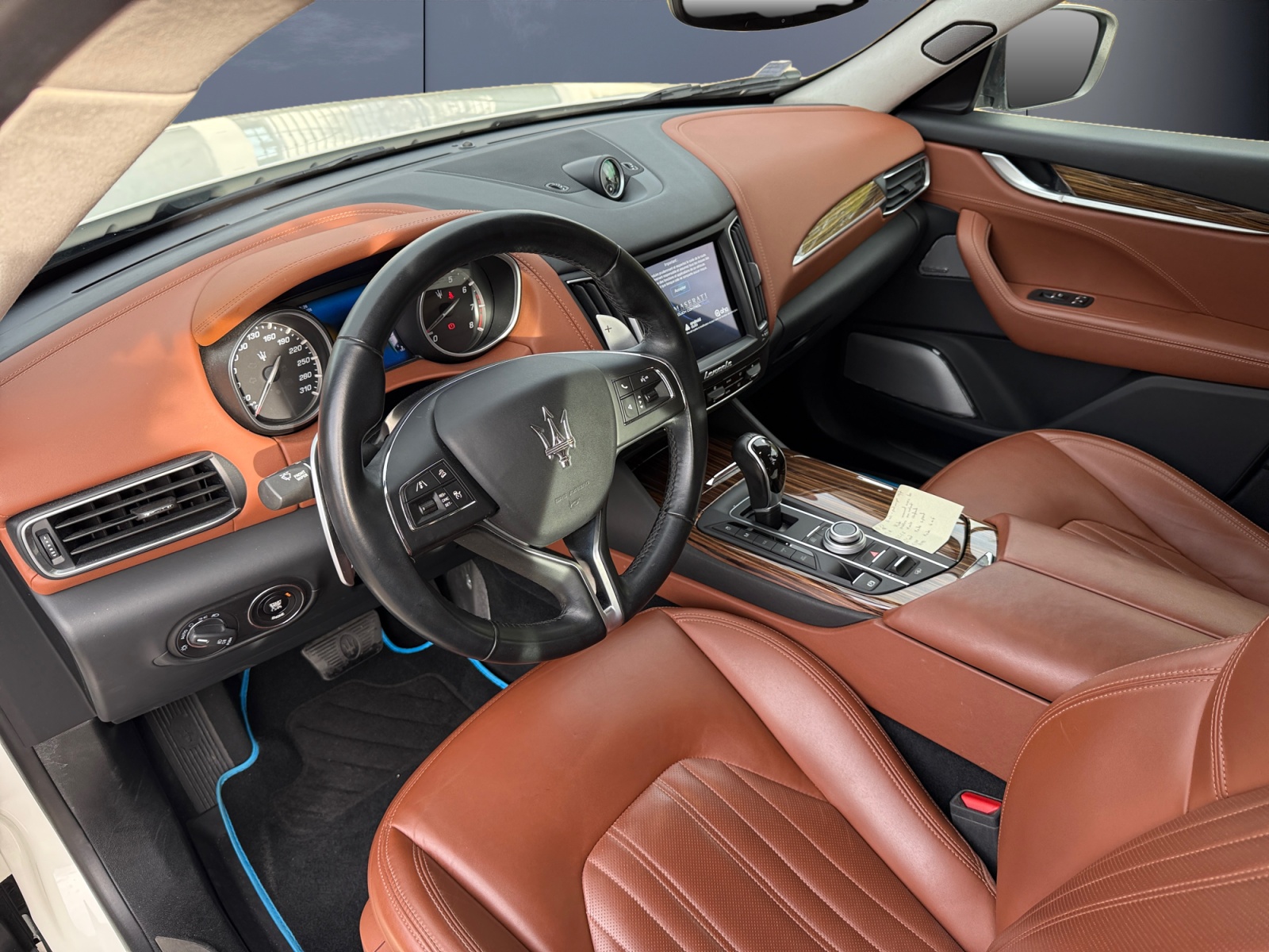 Maserati Levante 8