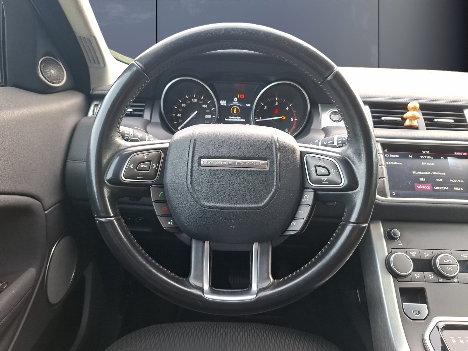 Land Rover Range Rover Evoque 15