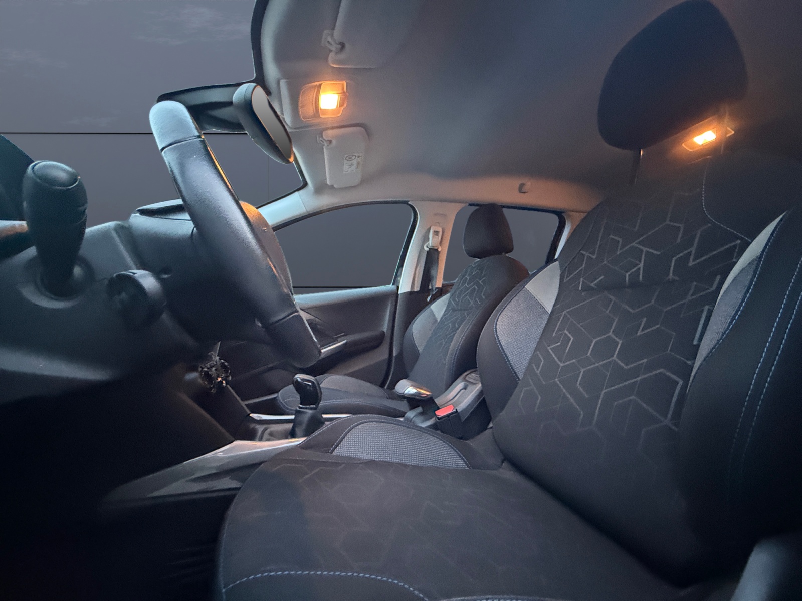 Peugeot 2008 9