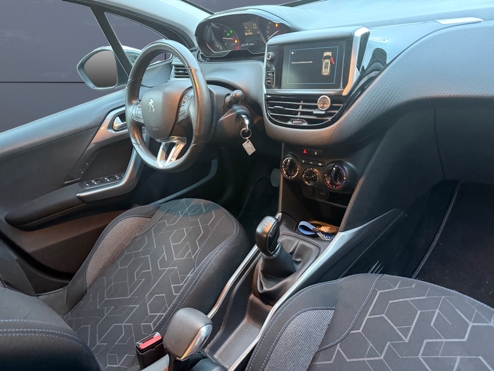 Peugeot 2008 12