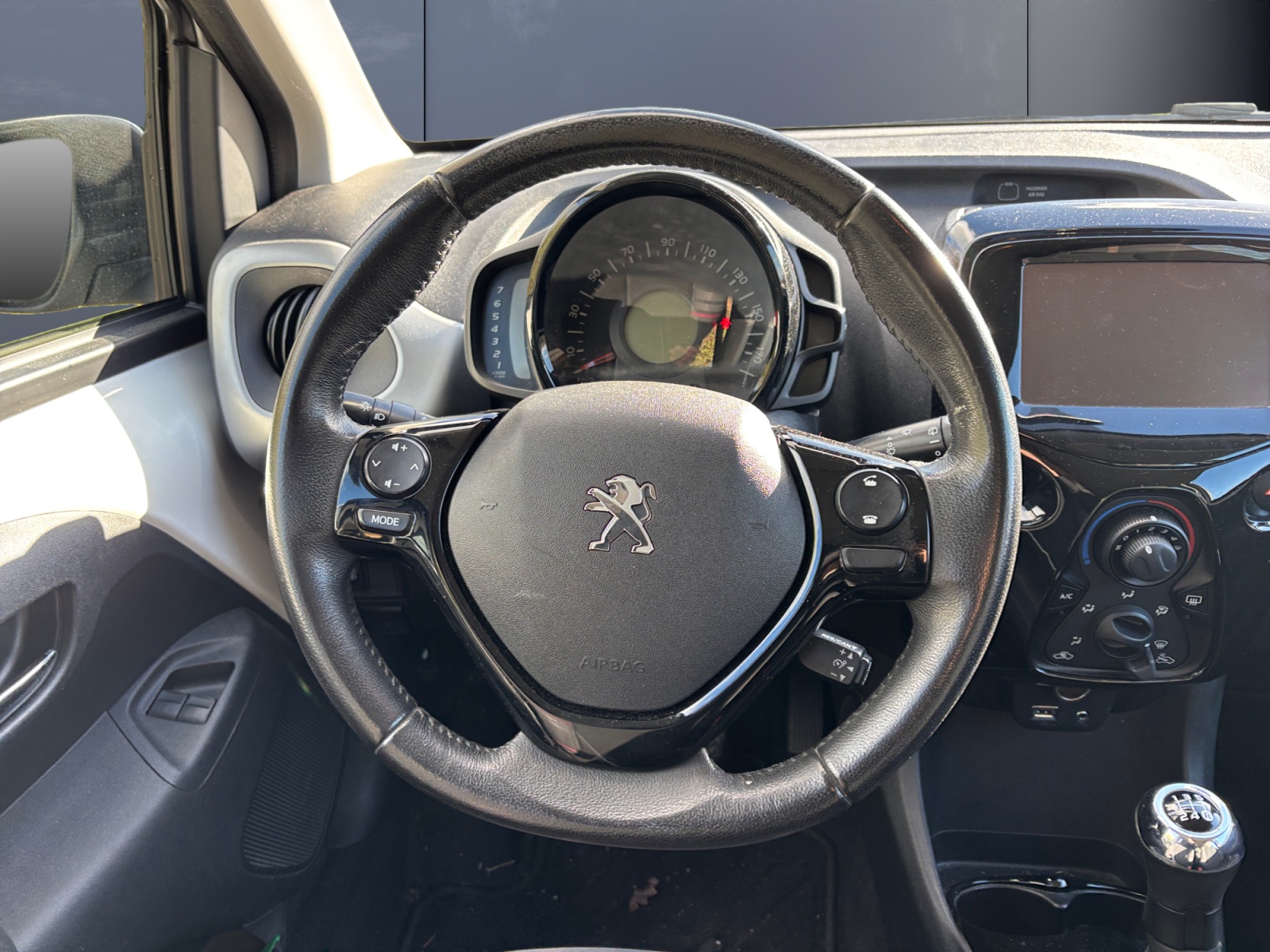 Peugeot 108 15