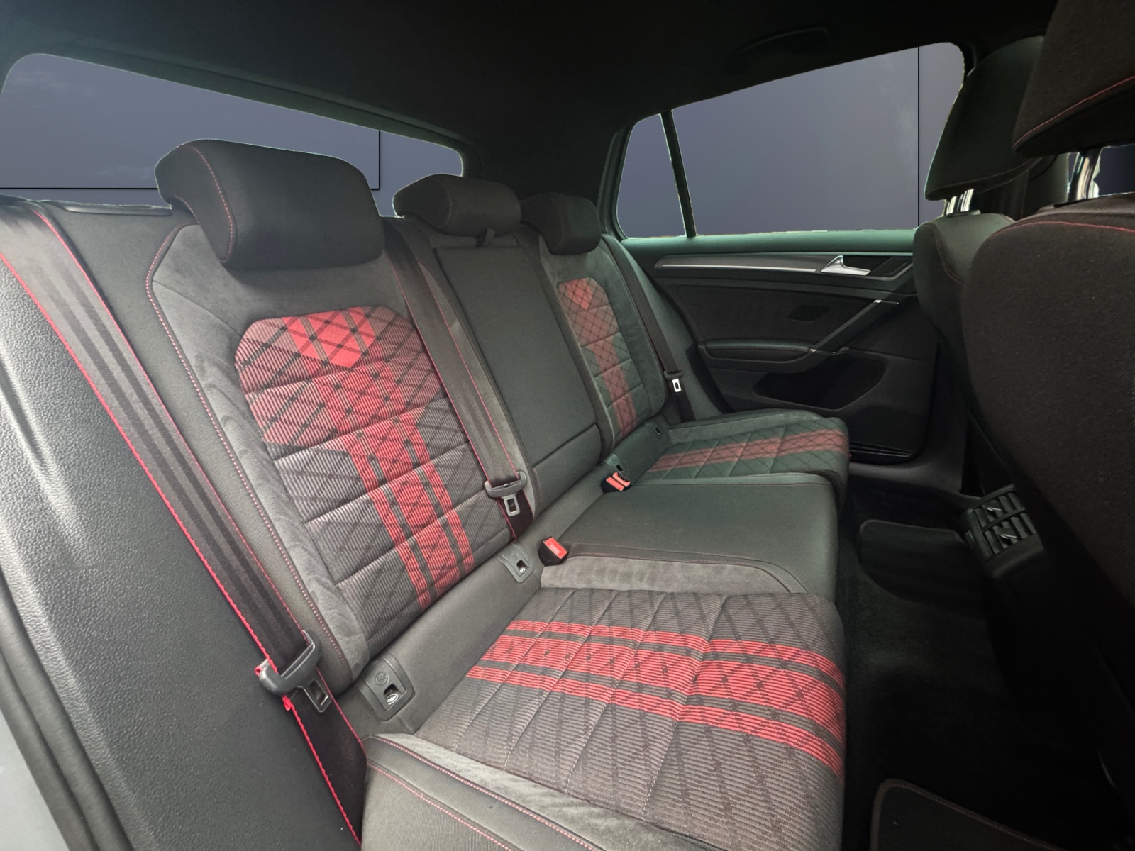 Volkswagen Golf 11