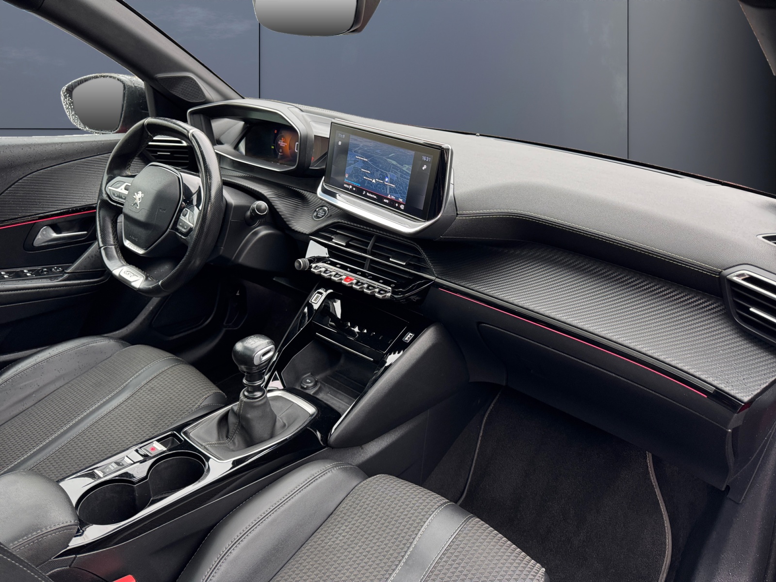 Peugeot 208 12
