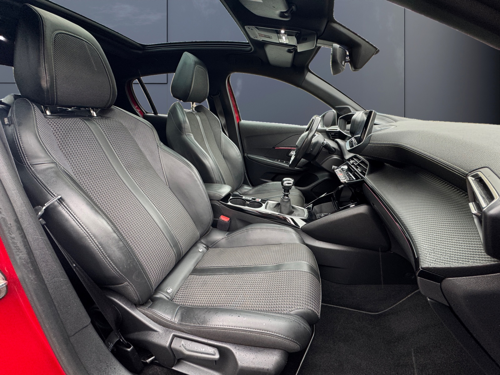 Peugeot 208 13