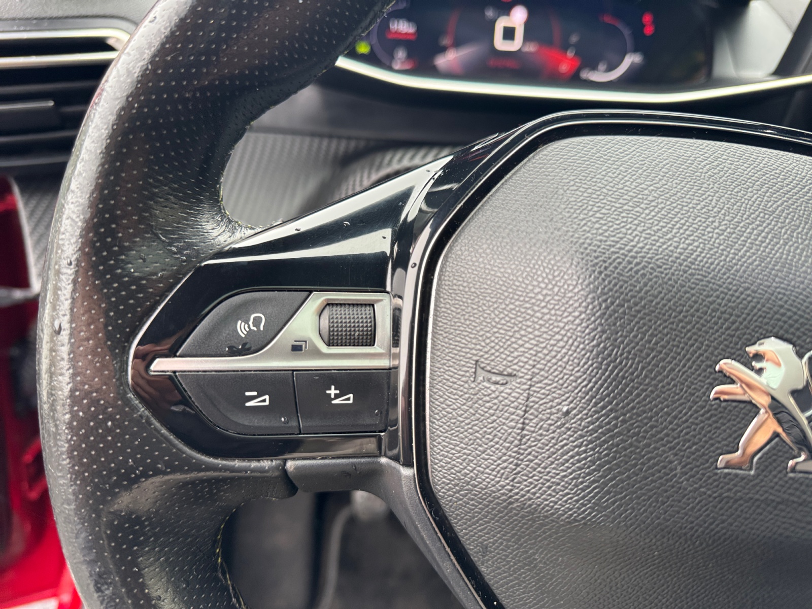 Peugeot 208 21