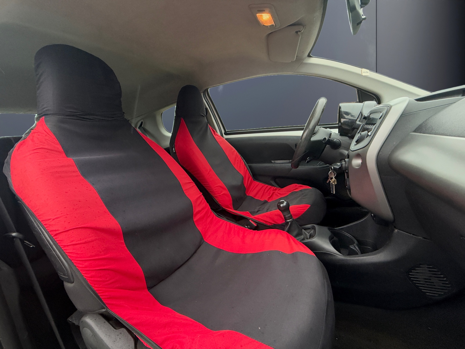 Peugeot 108 13