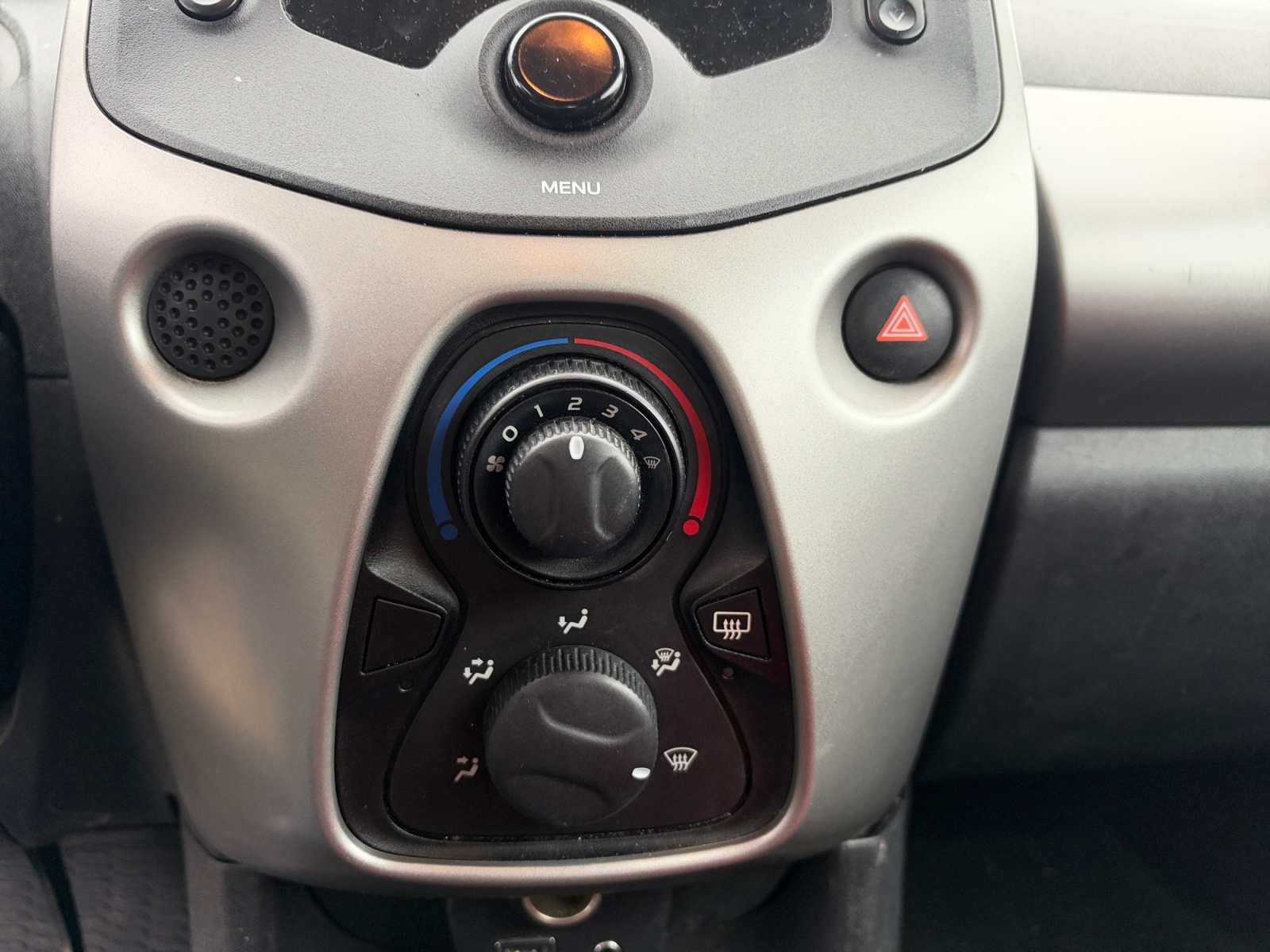 Peugeot 108 23