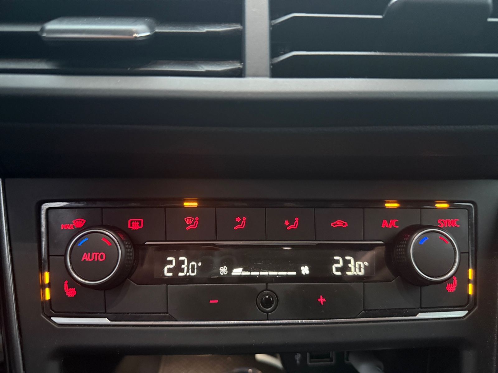 Volkswagen Polo 11