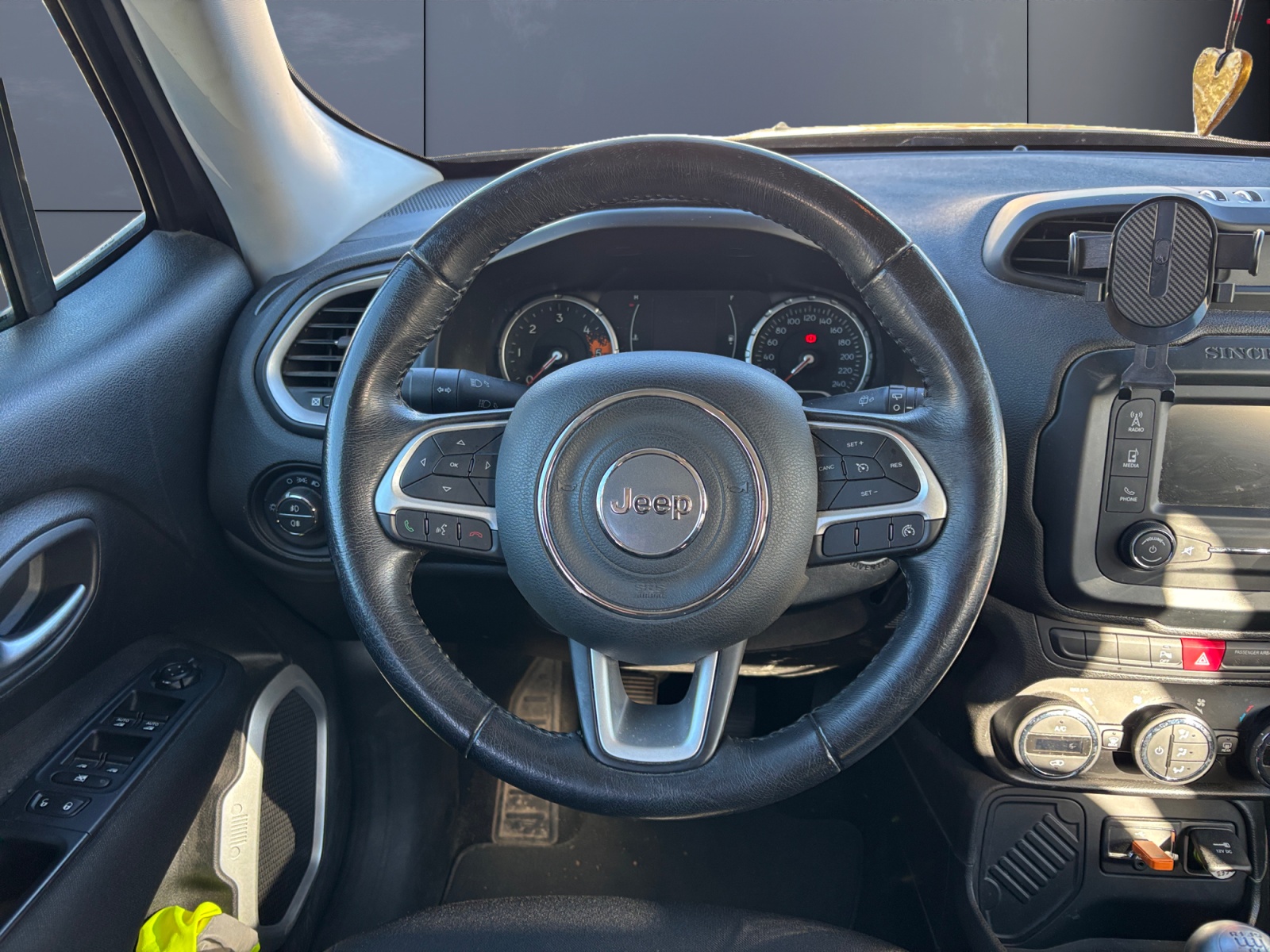 Jeep Renegade 15
