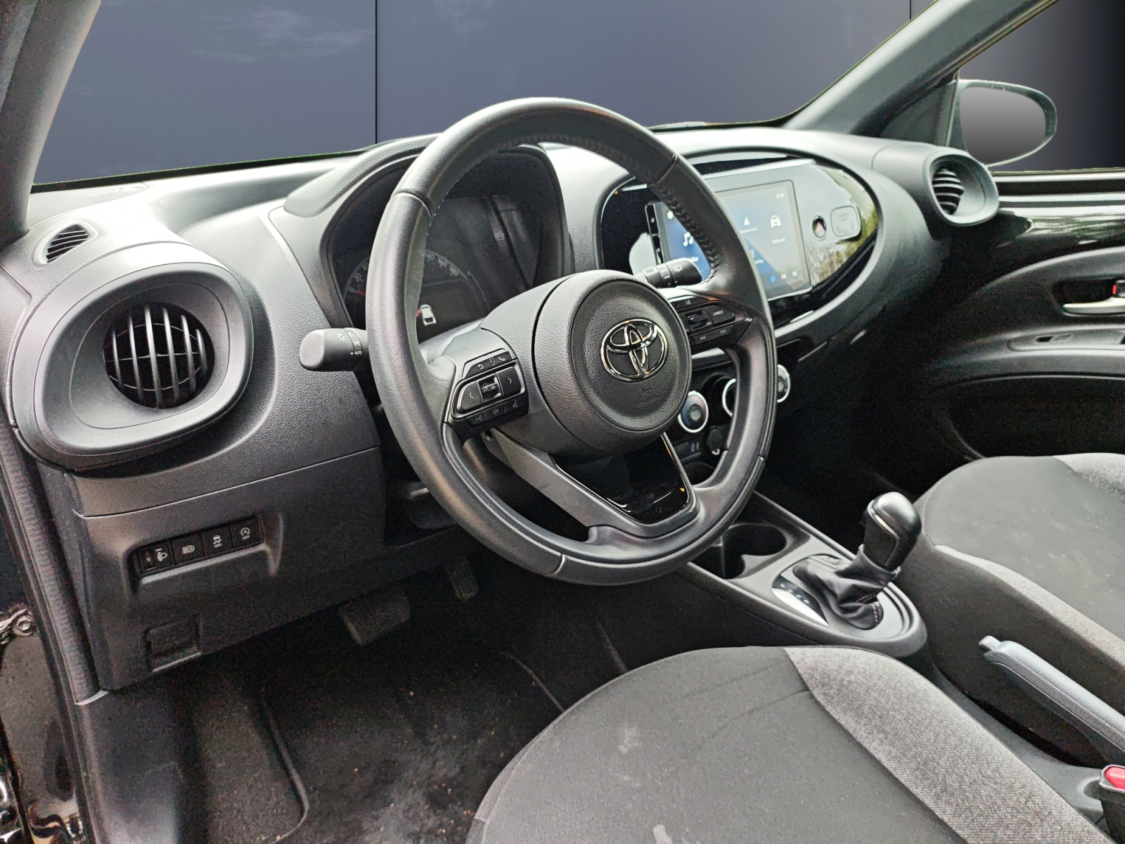 Toyota Aygo X 8