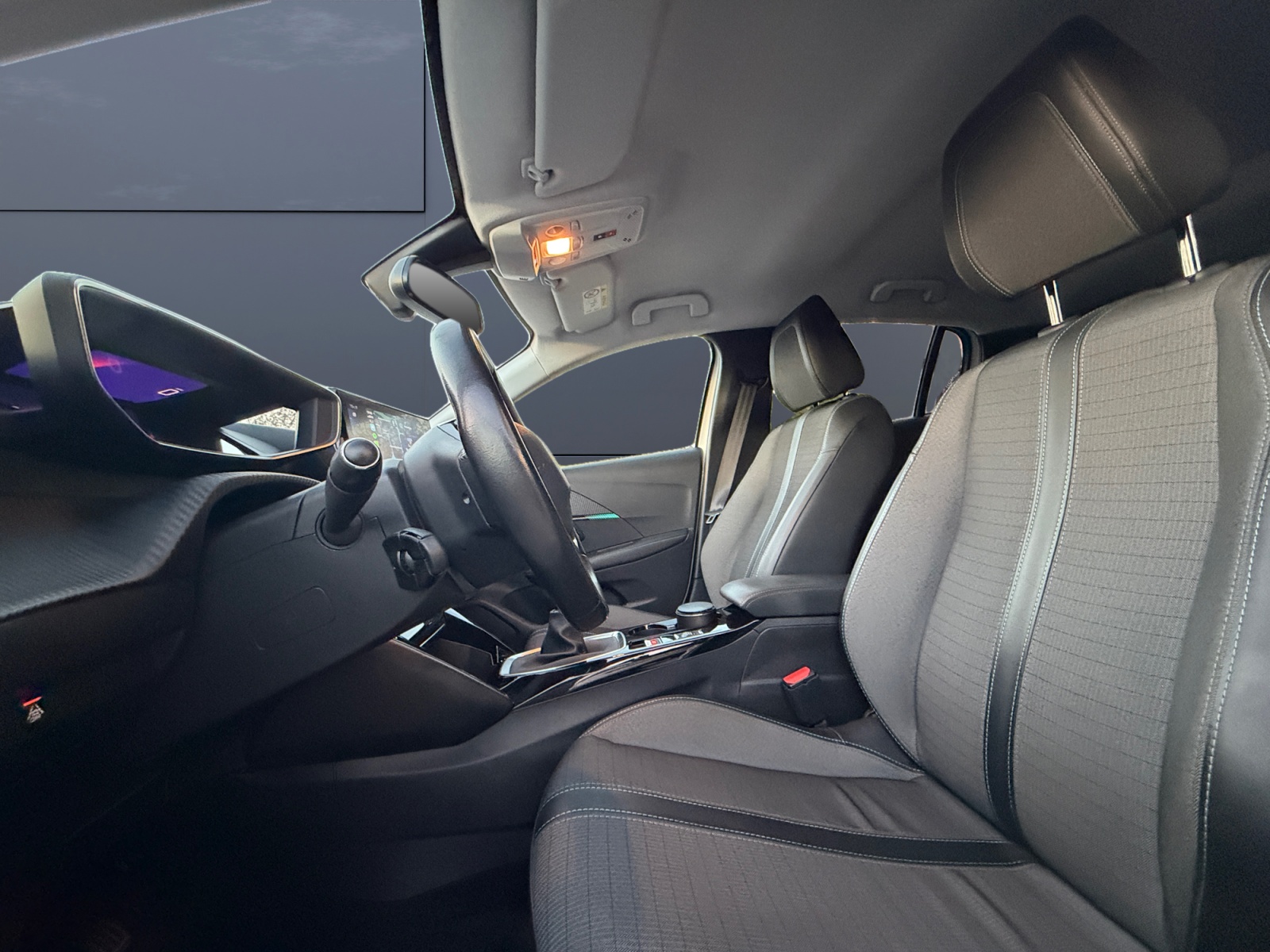 Peugeot 208 9