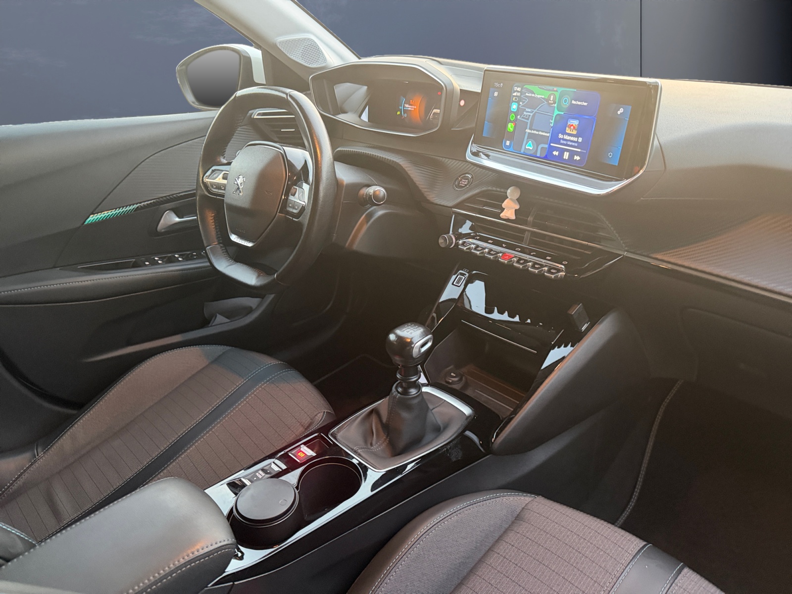 Peugeot 208 12