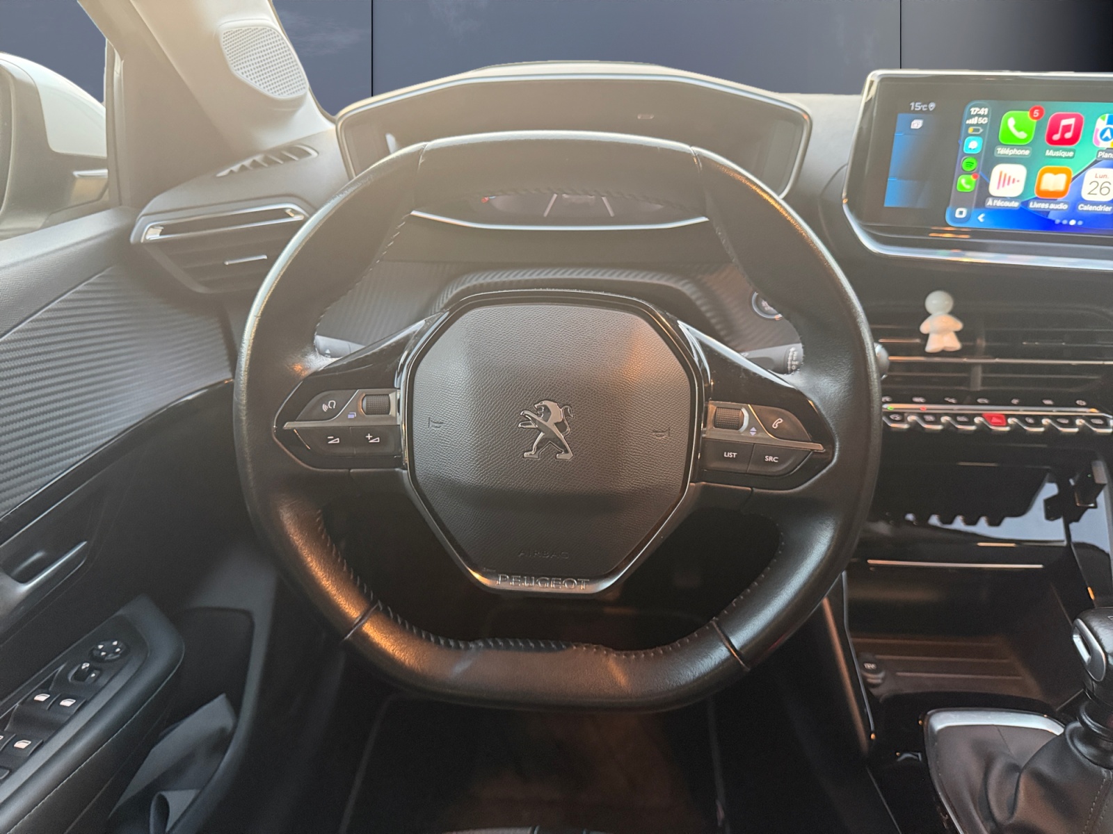 Peugeot 208 15