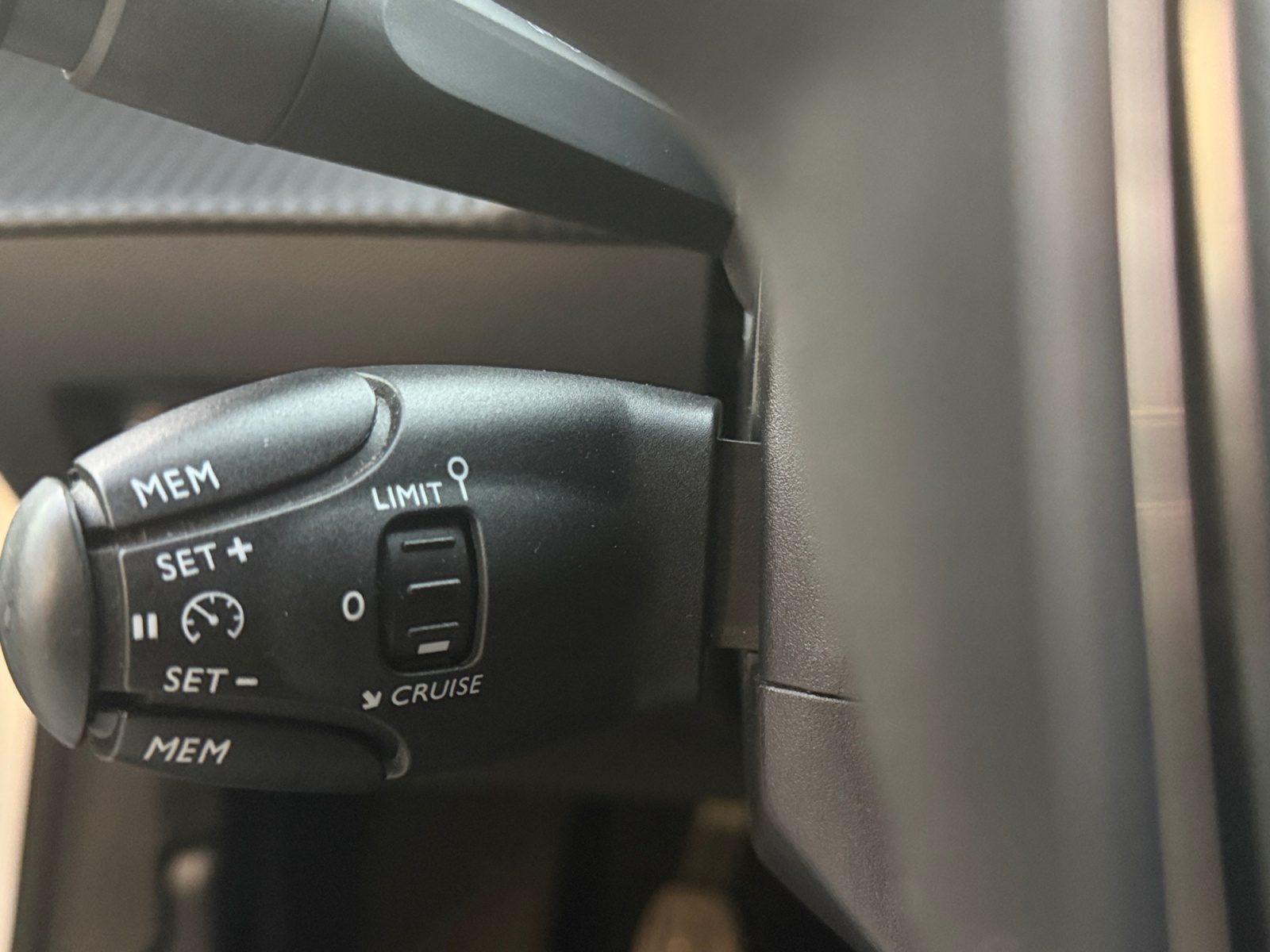 Peugeot 208 21