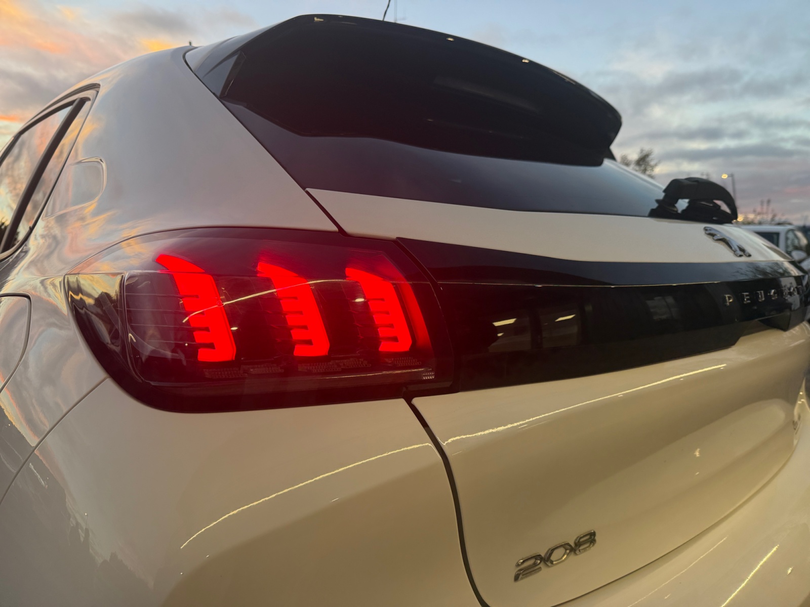 Peugeot 208 26